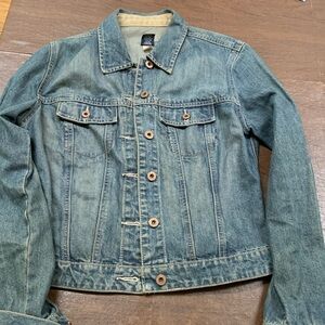 Gap women’s jeans jacket size s